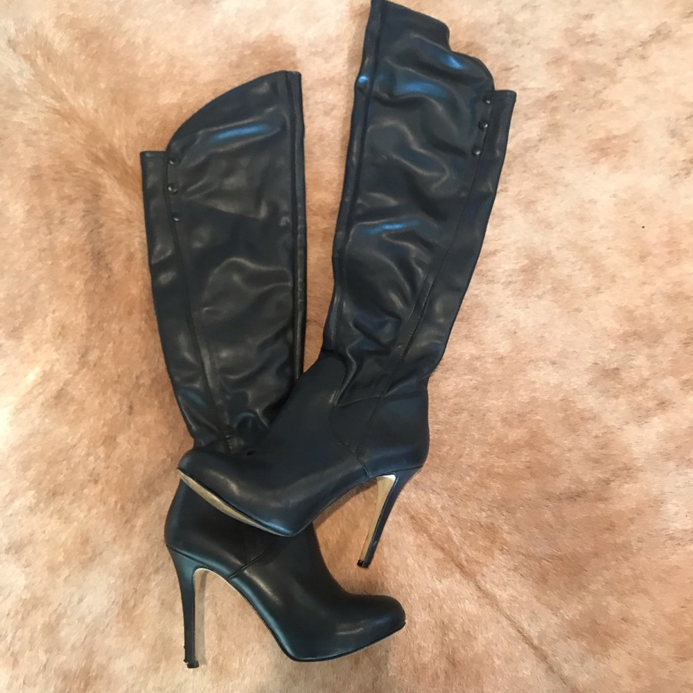 GUESS leather boots